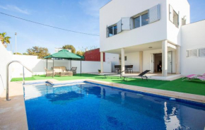 3 Bedroom Amazing Home In El Mojón